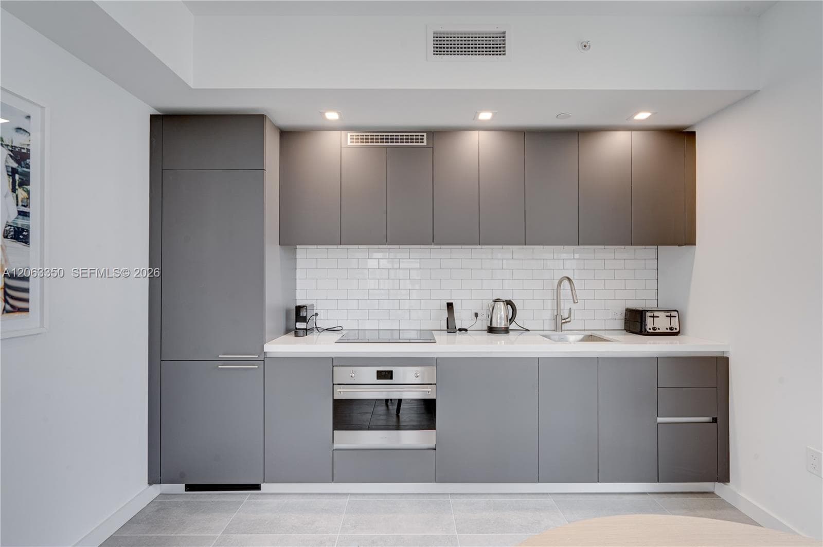 227 NE 2nd St # 2500, Miami FL 33132 photo 3