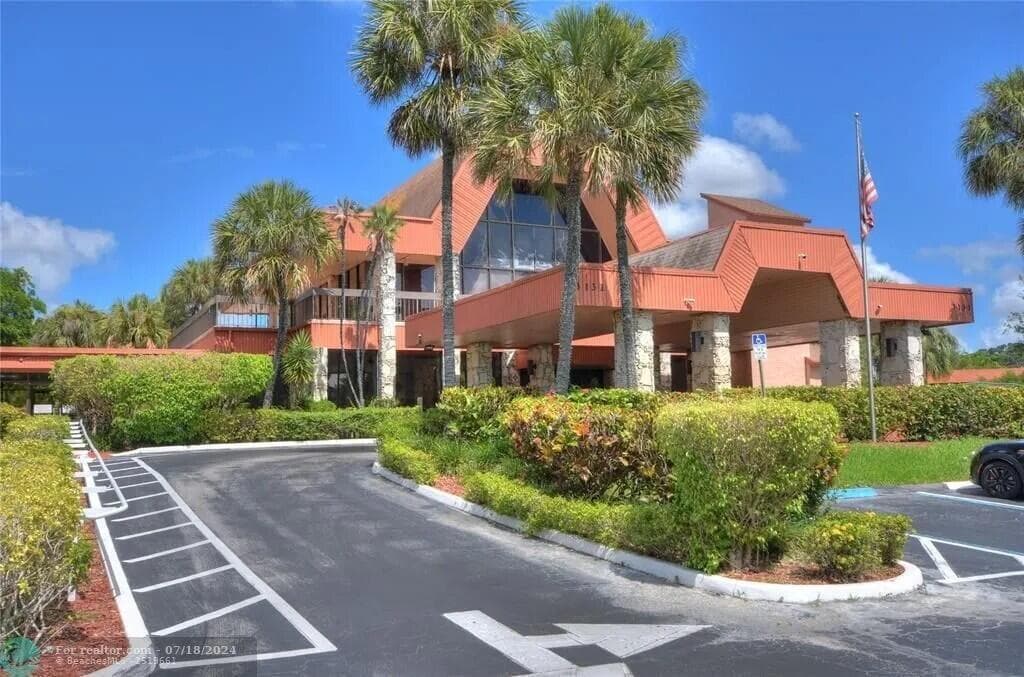 3210 HOLIDAY SPRINGS Boulevard # 2-110, Margate FL 33063 photo 2