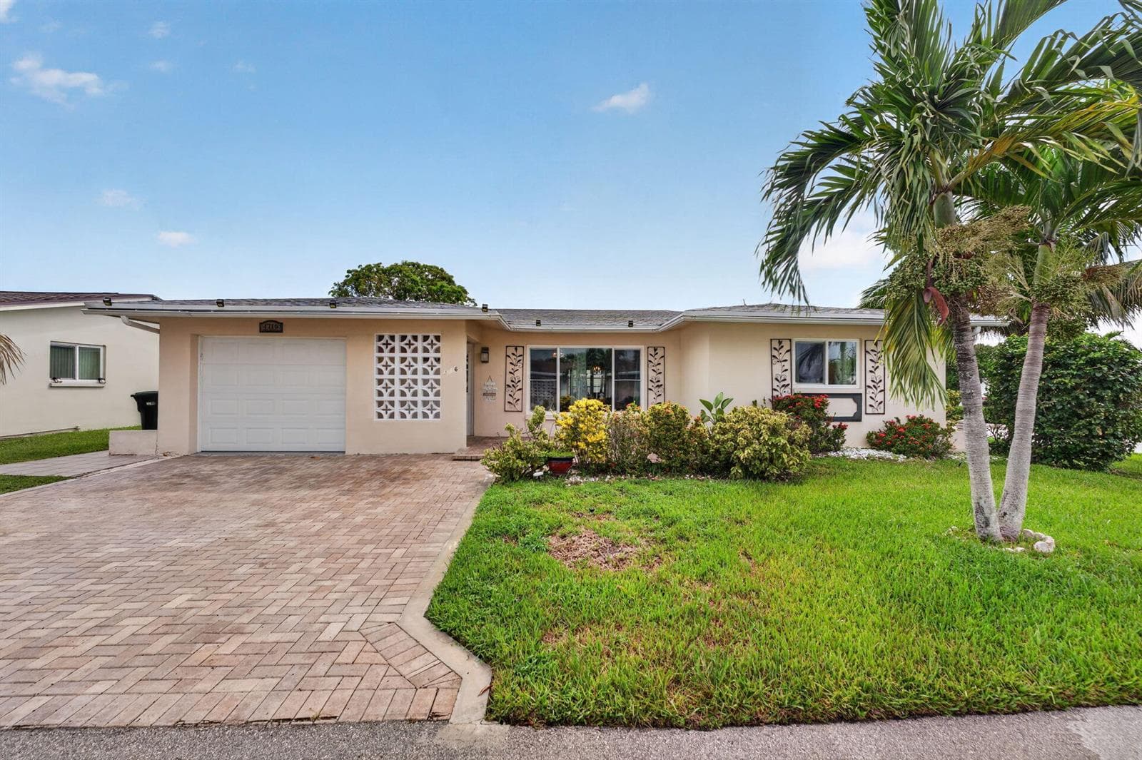 4716 NW 49TH Place, Tamarac FL 33319