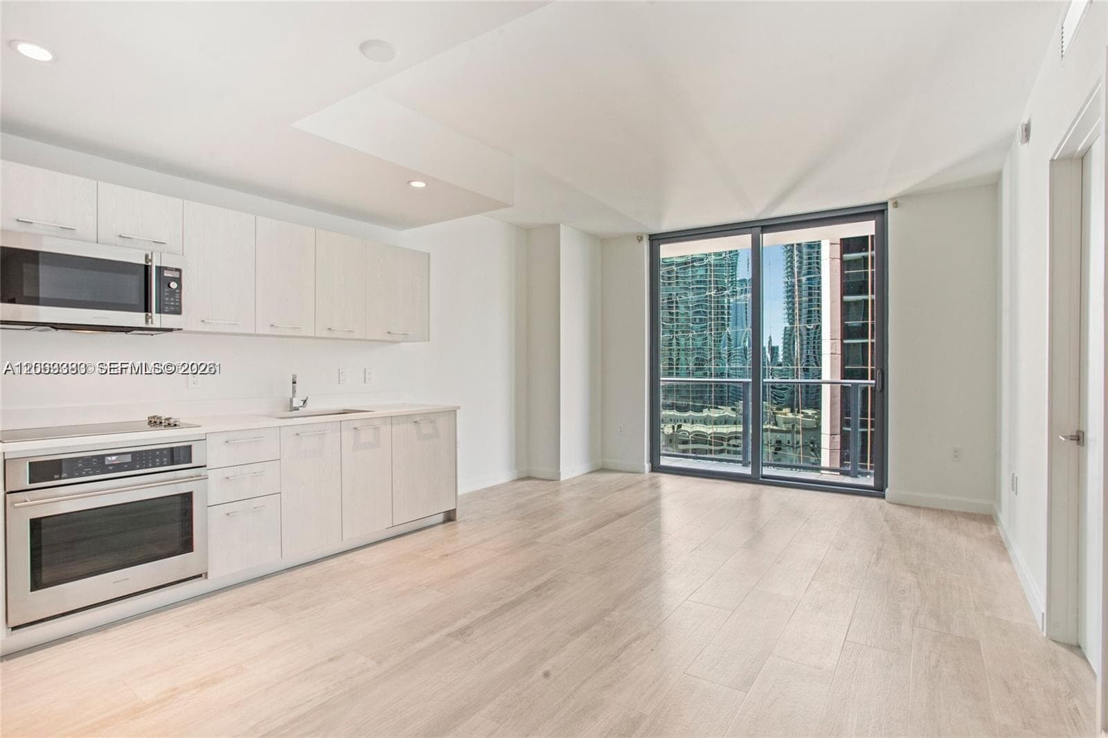 55 SW 9th St # 1907, Miami FL 33130 photo 5