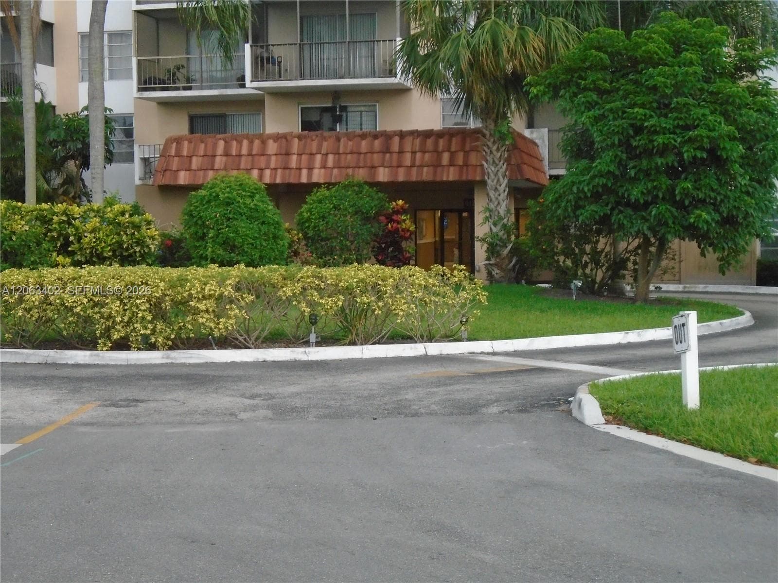 4174 Inverrary Dr # 411, Lauderhill FL 33319 photo 4