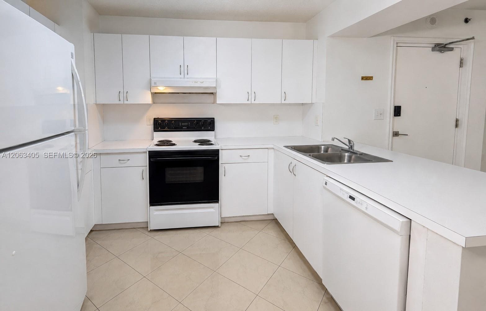 104 SW 9th St # 1403, Miami FL 33130 photo 3