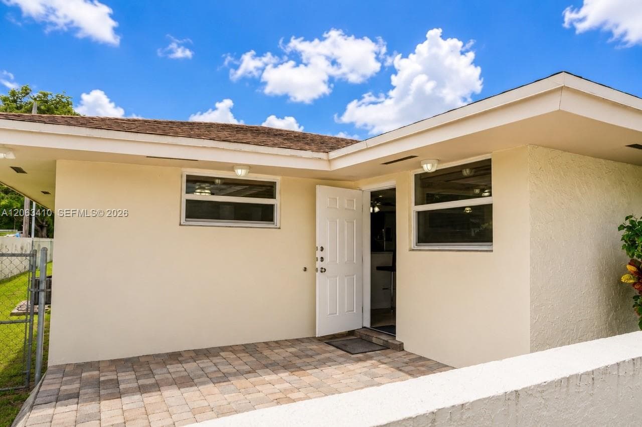 5780 SW 61st St # 5780, Miami, FL 33143 photo 2
