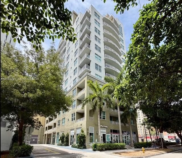 3180 SW 22nd Ter # 601, Miami, FL 33145