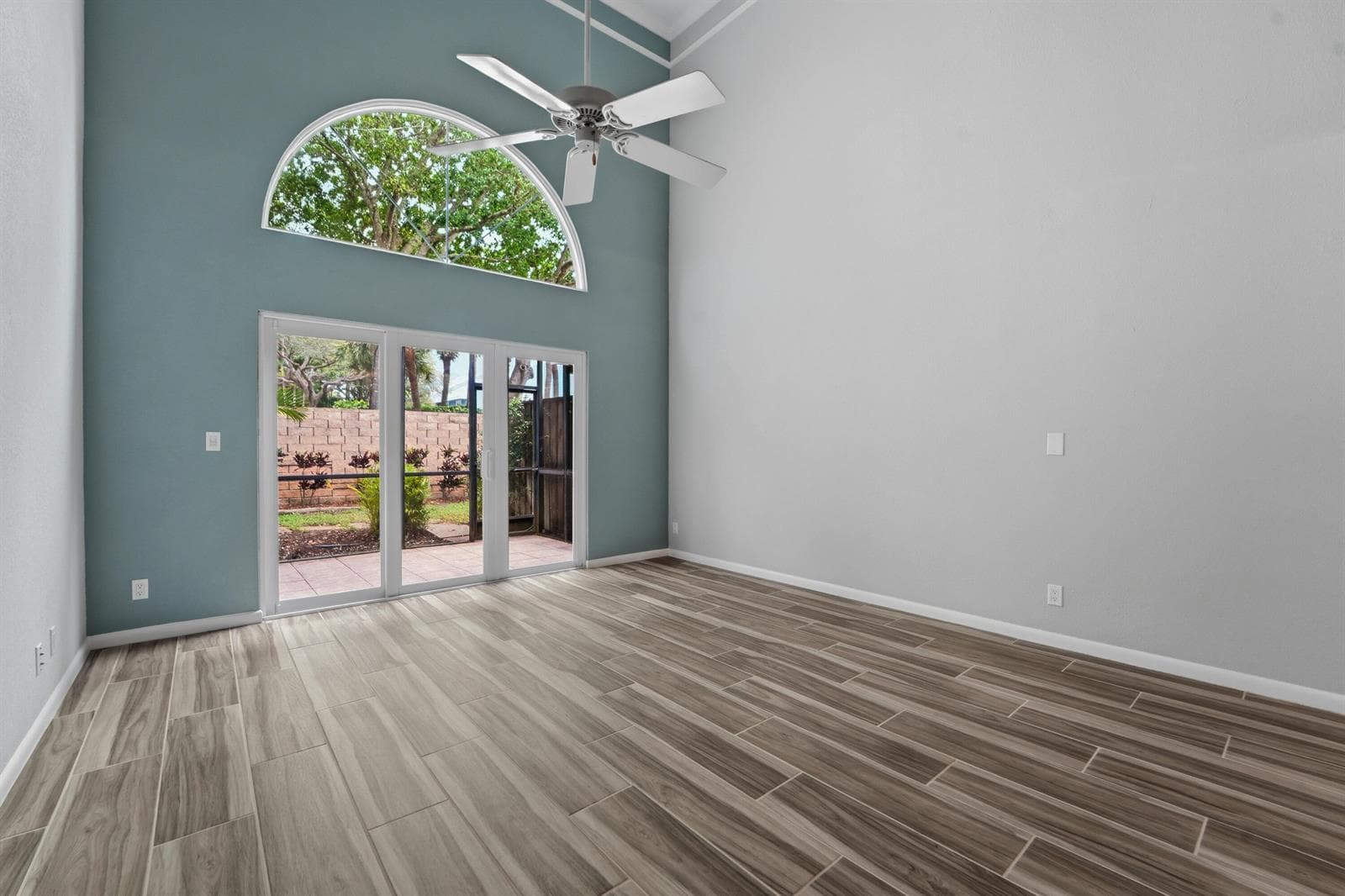 127 Ocean Dunes Circle, Jupiter FL 33477 photo 2