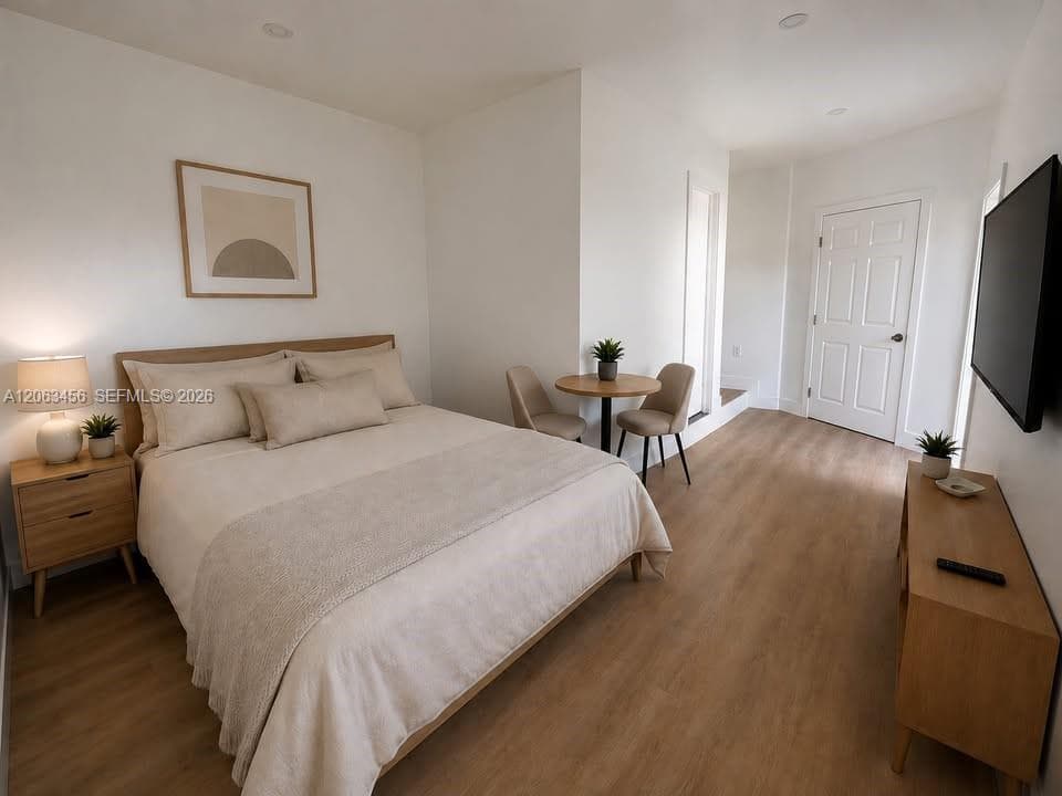 670 NE 166th St # front, Miami, FL 33162 photo 3