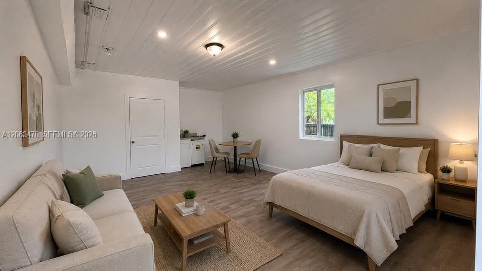 670 NE 166th St # Back, Miami, FL 33162 photo 5