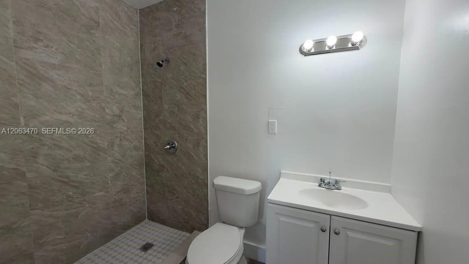 670 NE 166th St # Back, Miami, FL 33162 photo 4
