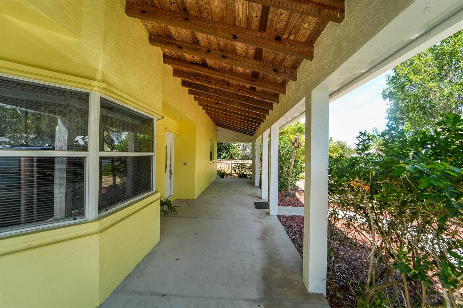 8645 SE Alabama Place, Hobe Sound FL 33455 photo 4