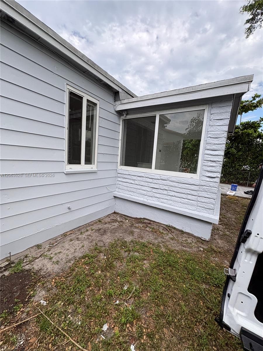 10417 NW 6th Ave # Front, Miami, FL 33150 photo 2