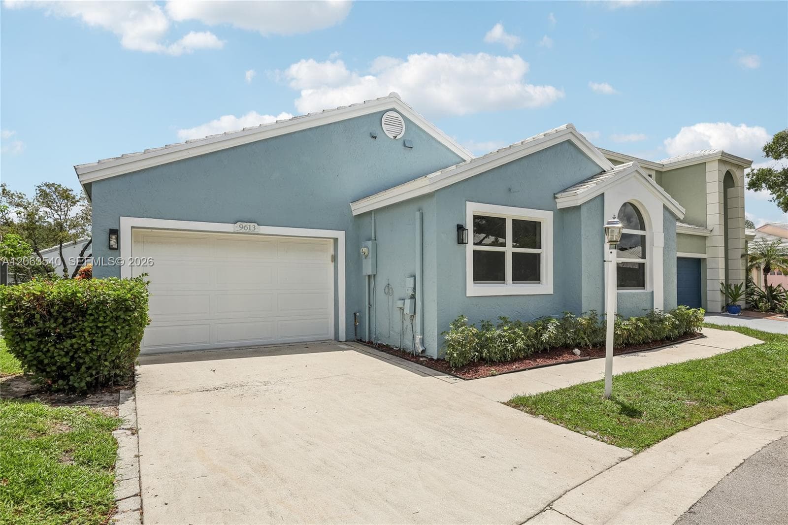 9613 NW 8th Cir, Plantation FL 33324 photo 4