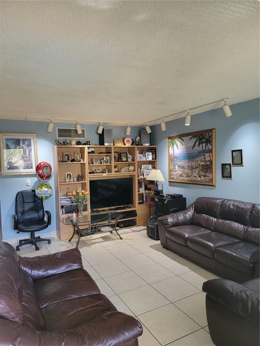 1425 Arthur St # 216B, Hollywood FL 33020 photo 5