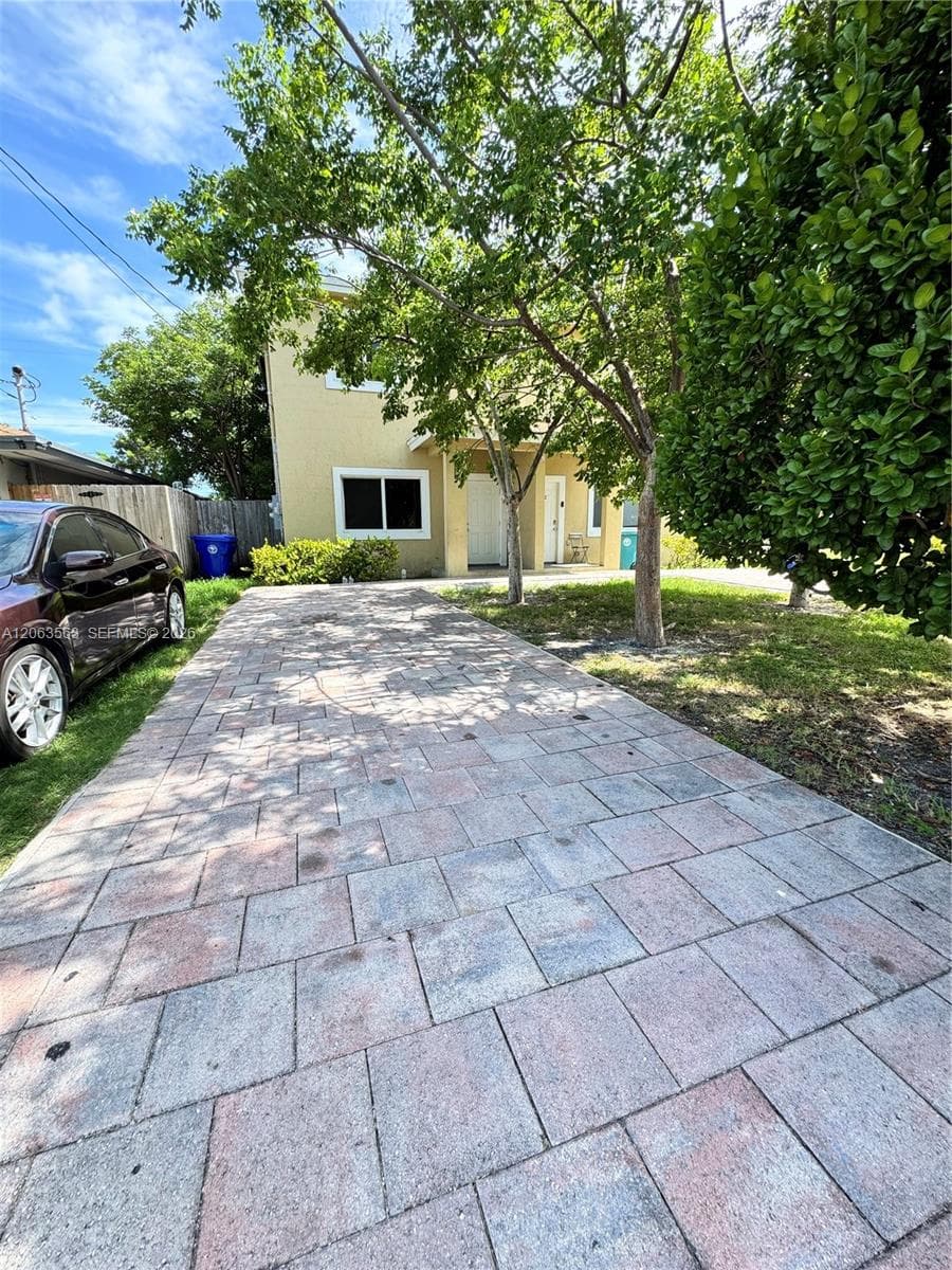 1770 NW 55th St # 1, Miami FL 33142 photo 3