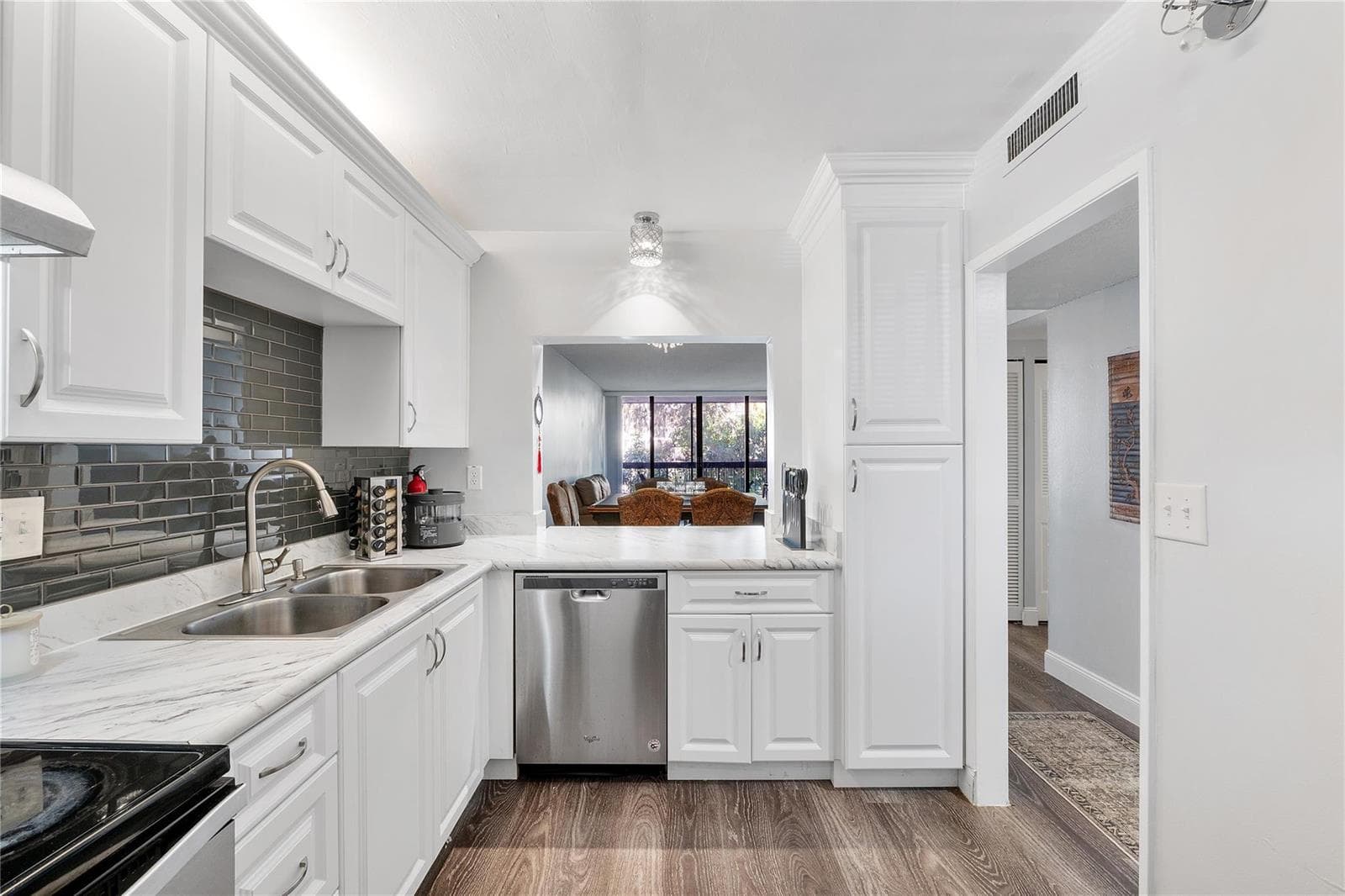 8437 FOREST HILLS Drive # 203, Coral Springs FL 33065
