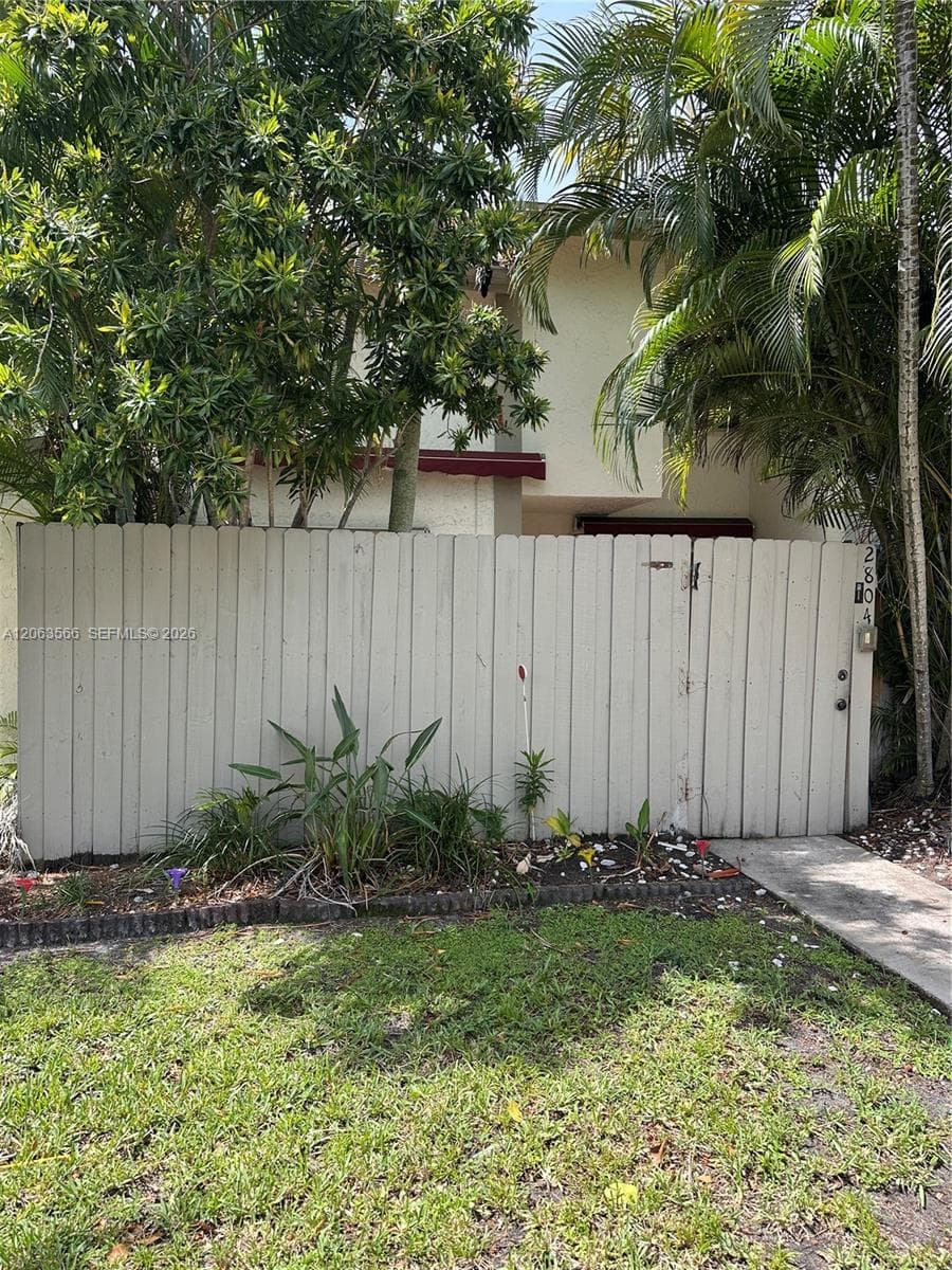 3032 S Oakland Forest Dr # 2804, Oakland Park FL 33309