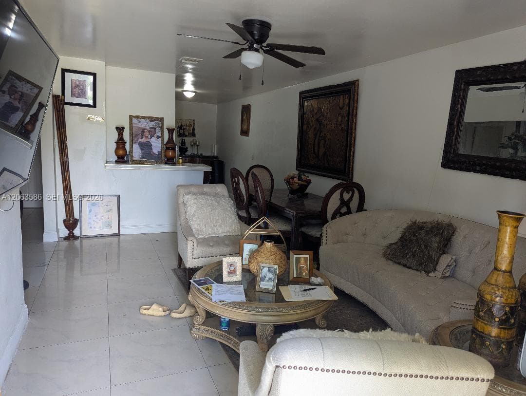 3206 SW 47th Ave, West Park FL 33023 photo 2