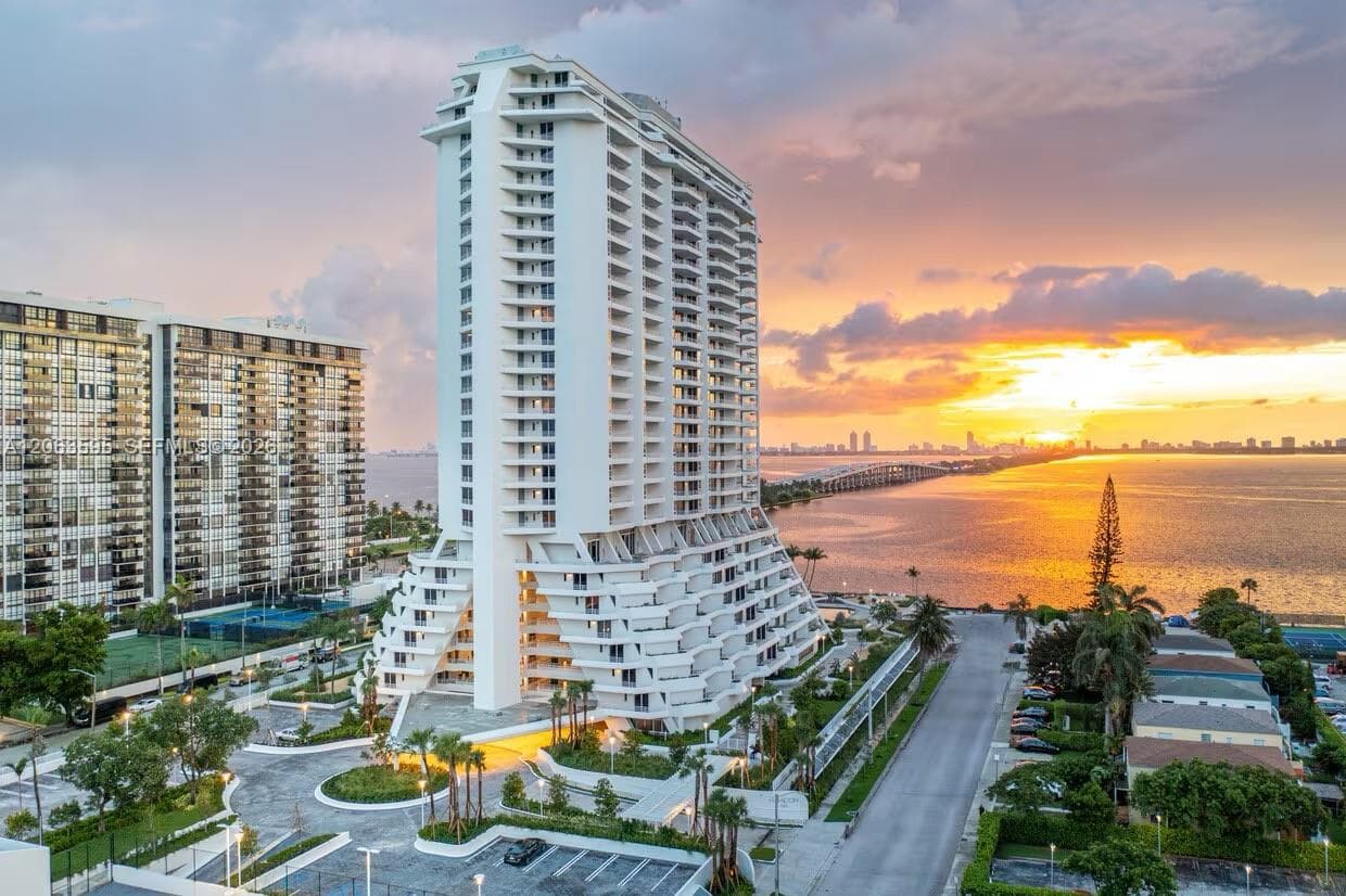 555 NE 34th St # 1801, Miami FL 33137