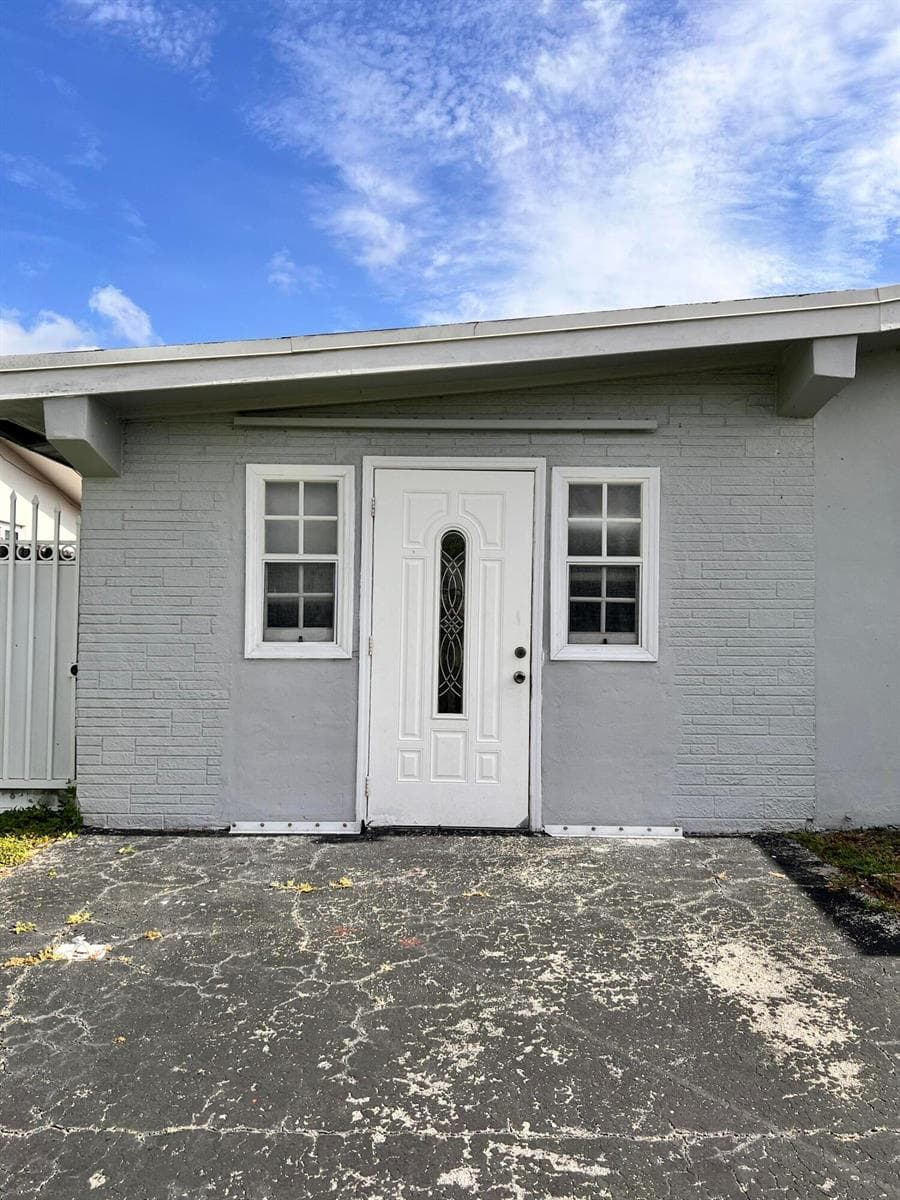 8671 NW 16TH Street, Pembroke Pines FL 33024