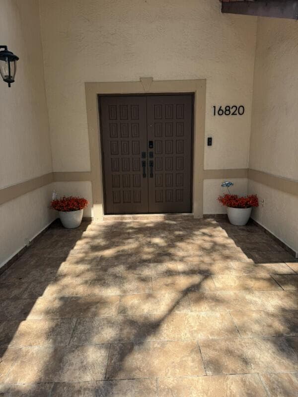 16820 NW 80th Court, Hialeah FL 33016 photo 3