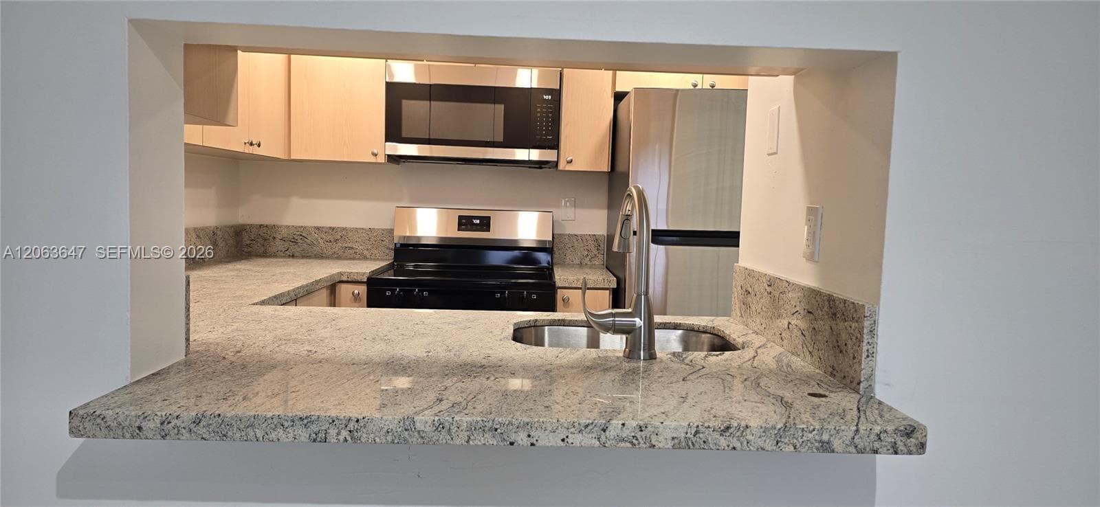 9688 Fontainebleau Blvd # 404, Miami FL 33172 photo 4