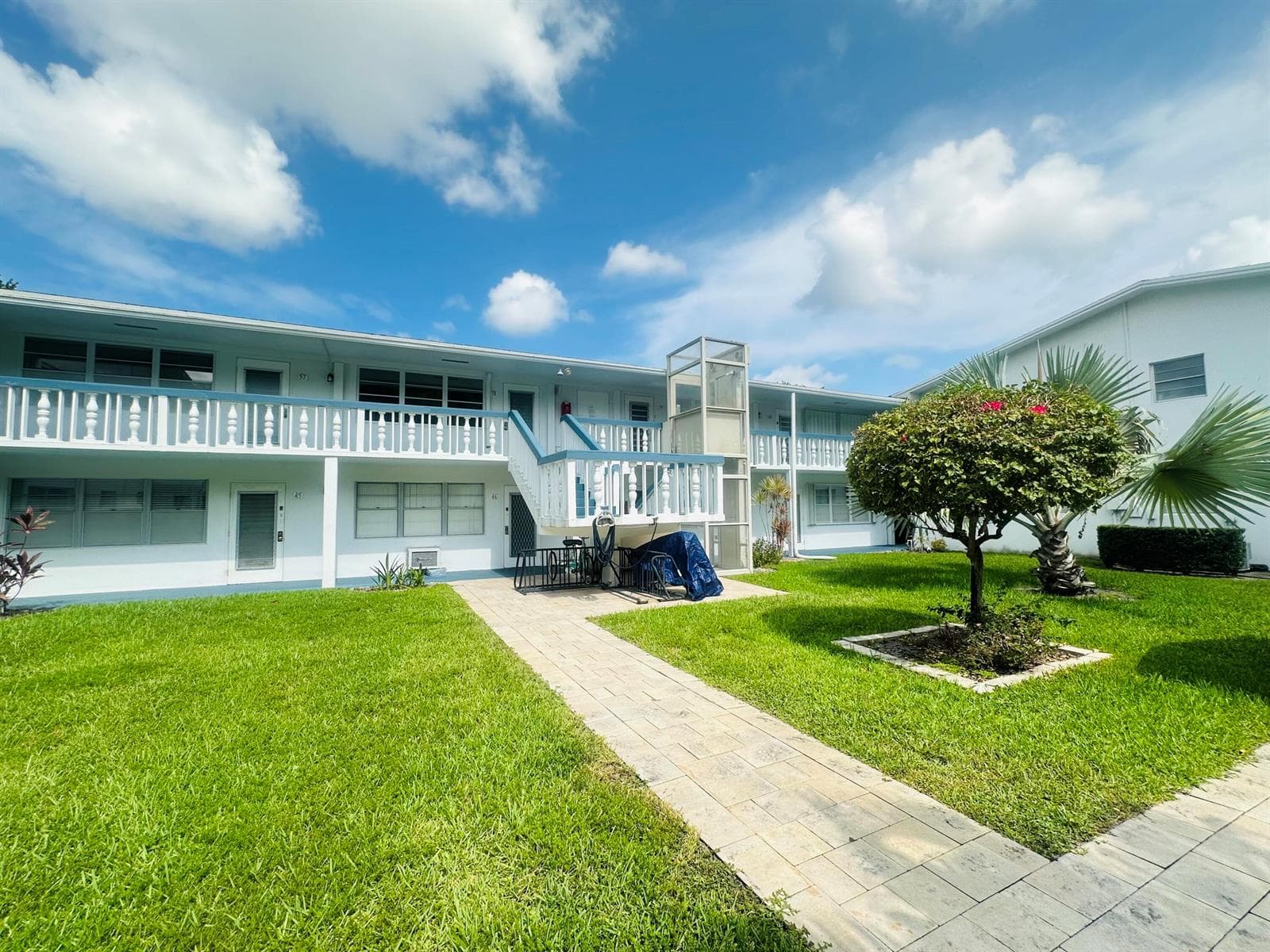 59 OAKRIDGE E, Deerfield Beach FL 33442