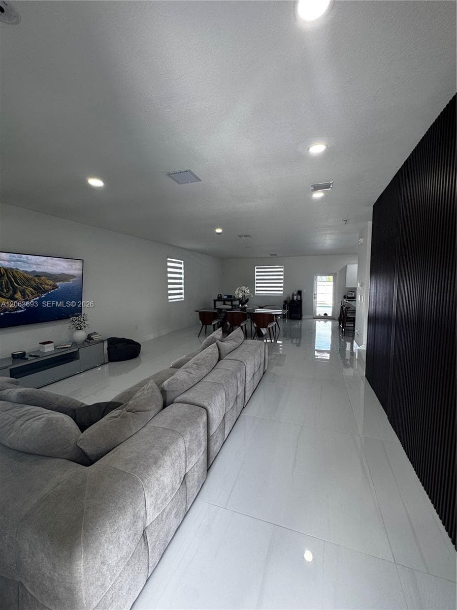 18618 SW 136th Ct, Miami FL 33177 photo 3