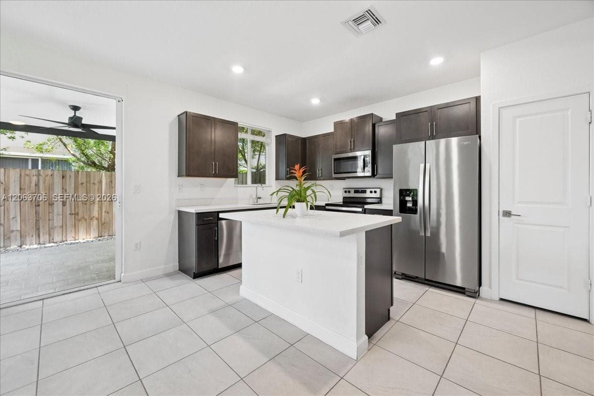 2478 SE 10th Ct, Homestead FL 33035 photo 3