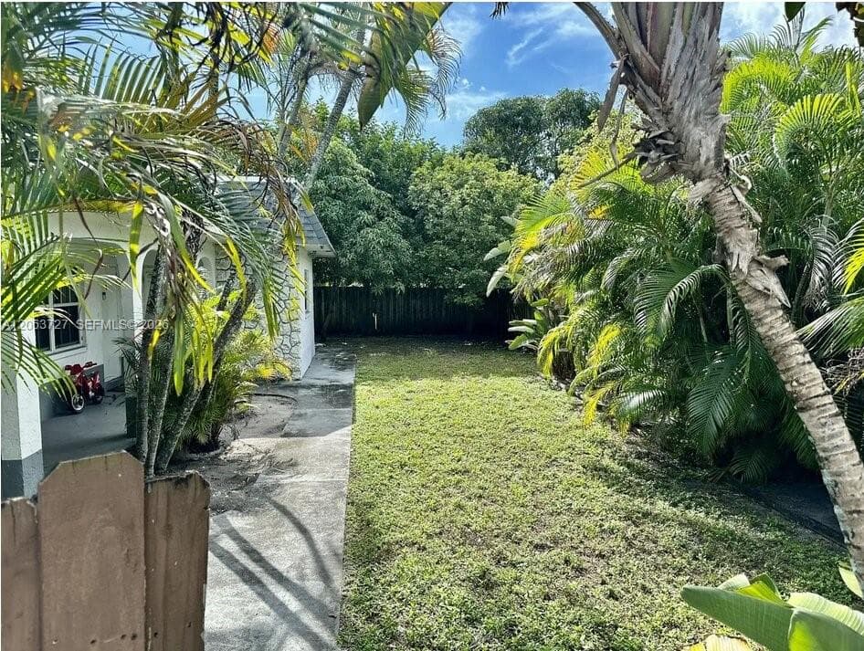 1480 NW 20th Ct, Fort Lauderdale FL 33311 photo 2
