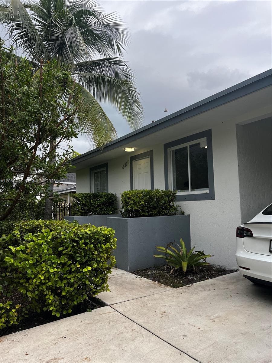 6301 NW 1st Pl, Miami, FL 33150 photo 3