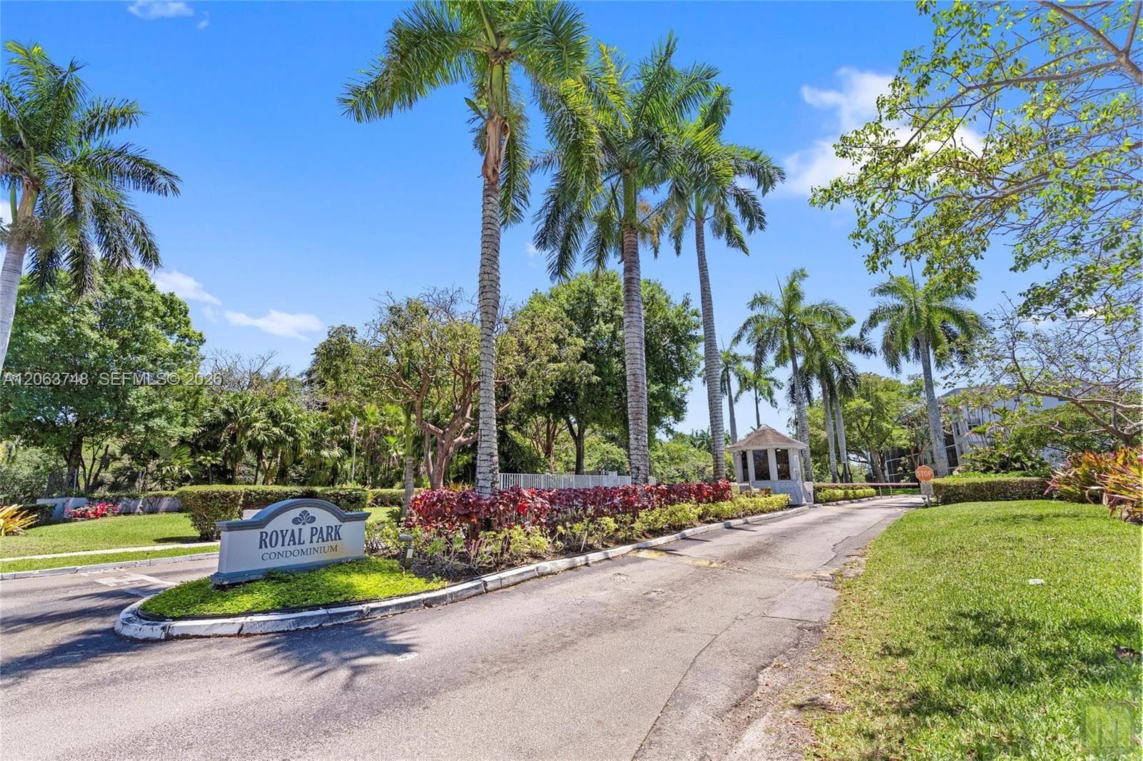 111 Royal Park Dr # 1F, Oakland Park FL 33309