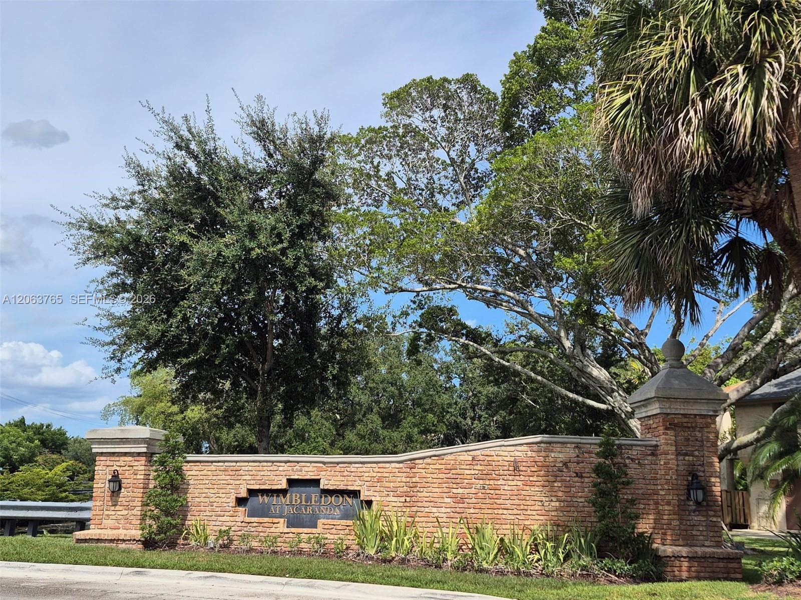 214 Wimbledon Lake Dr # 57, Plantation FL 33324