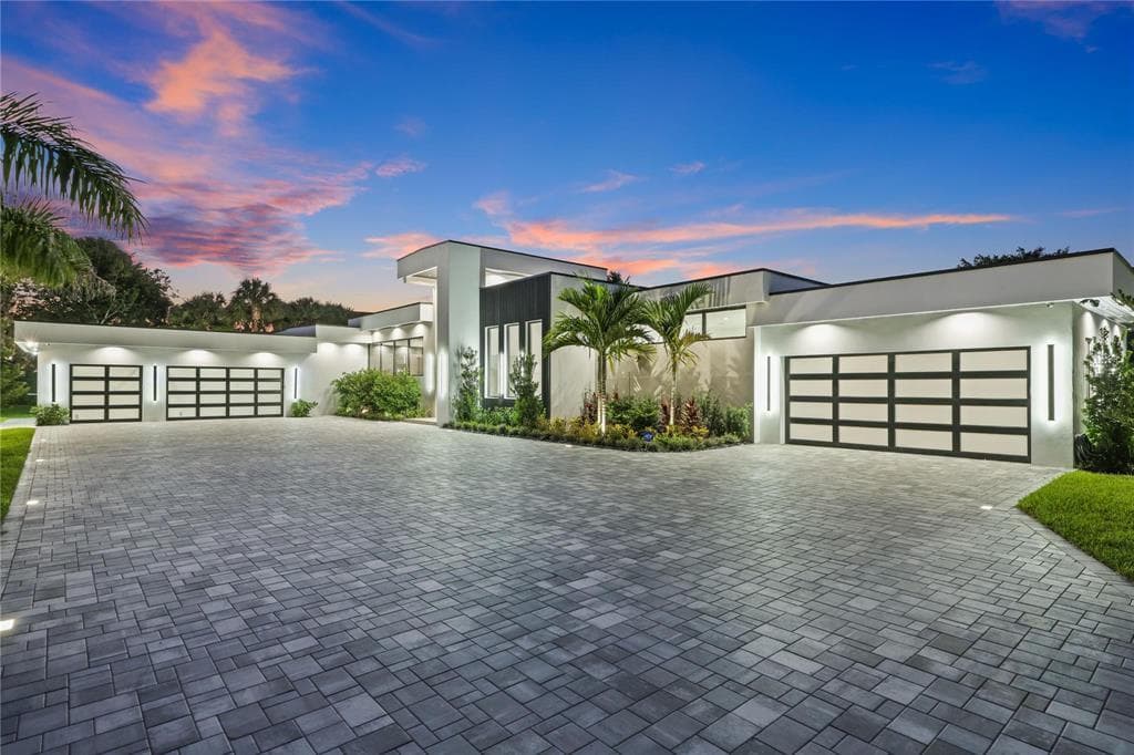 8795 Valencia Court, Parkland FL 33067 photo 2