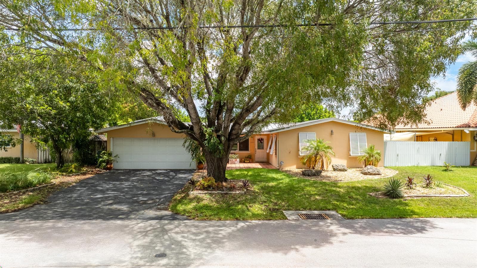 1601 NE 48TH Court, Oakland Park FL 33334