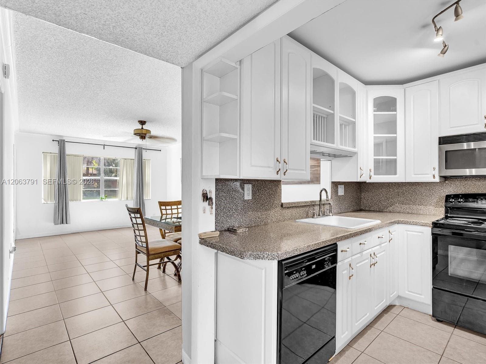 5001 W Oakland Park Blvd # 106, Lauderdale Lakes, FL 33313 photo 5
