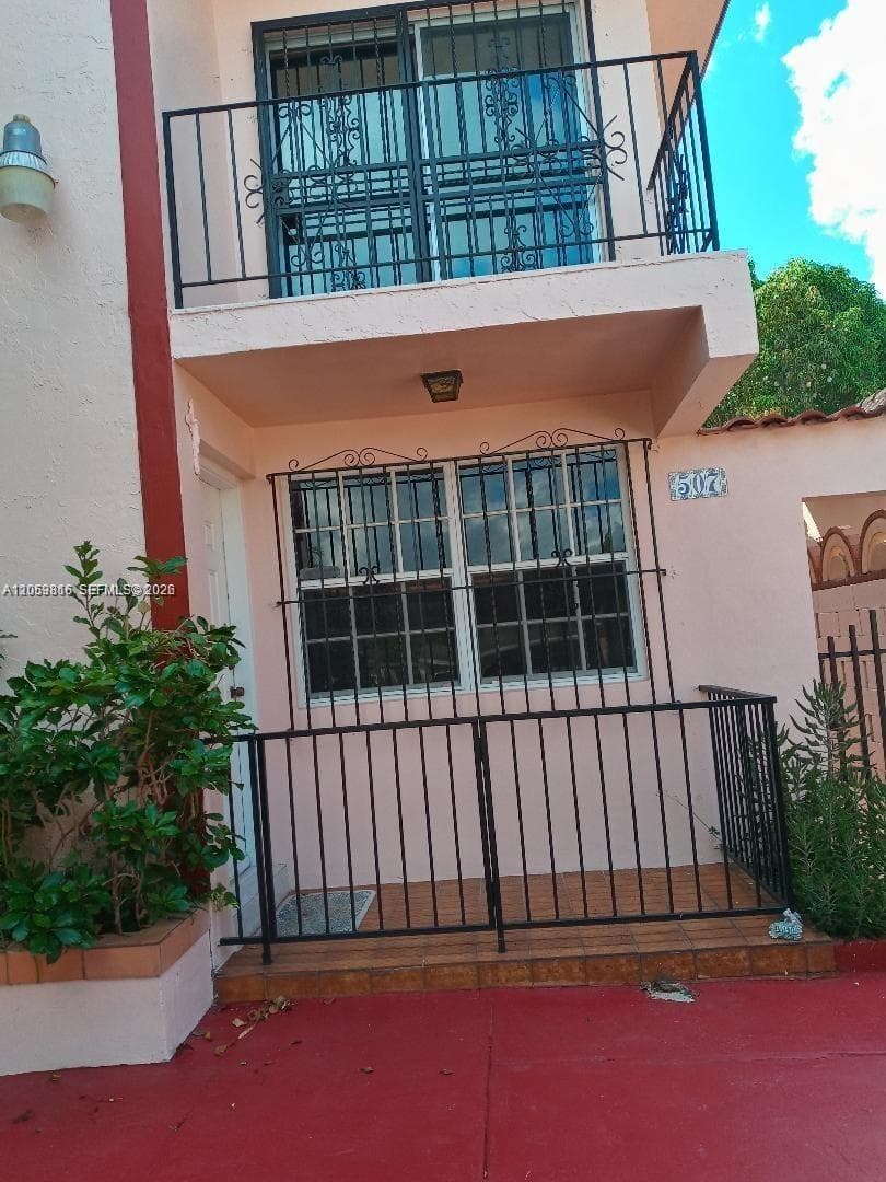 507 Flagami Blvd, Miami FL 33144 photo 3