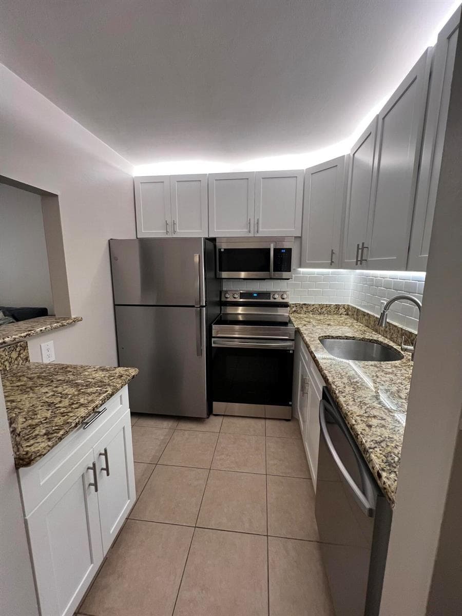 31 WESTBURY B Circle # 31, Deerfield Beach FL 33442 photo 2