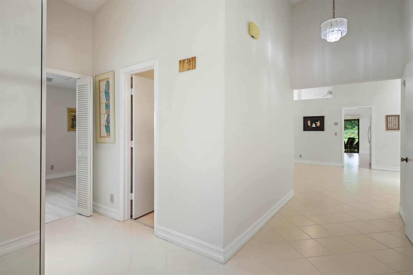 7003 GOLF POINTE Circle, Tamarac FL 33321 photo 2
