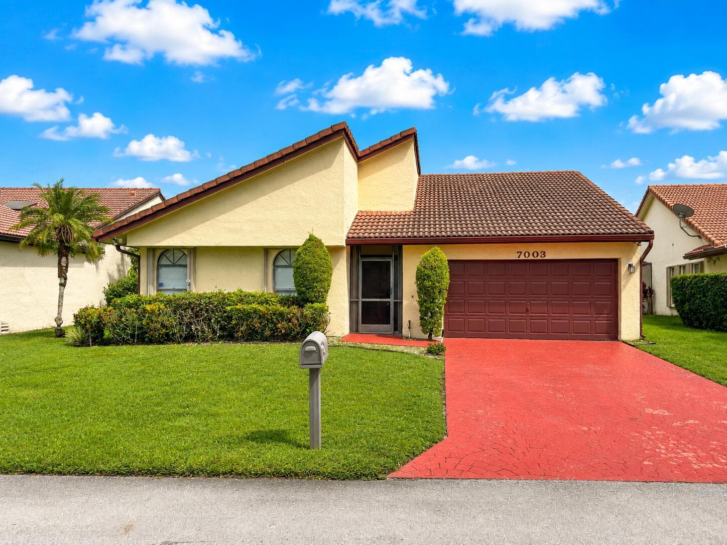 7003 GOLF POINTE Circle, Tamarac FL 33321
