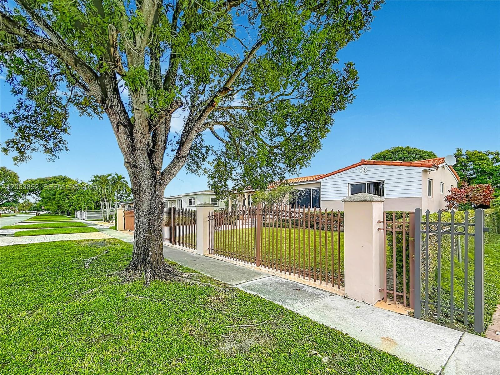 145 W 57th St, Hialeah FL 33012 photo 3