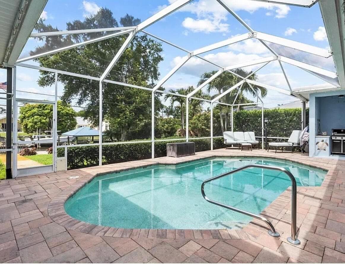 512 SW South Carolina Drive, Stuart FL 34994 photo 3
