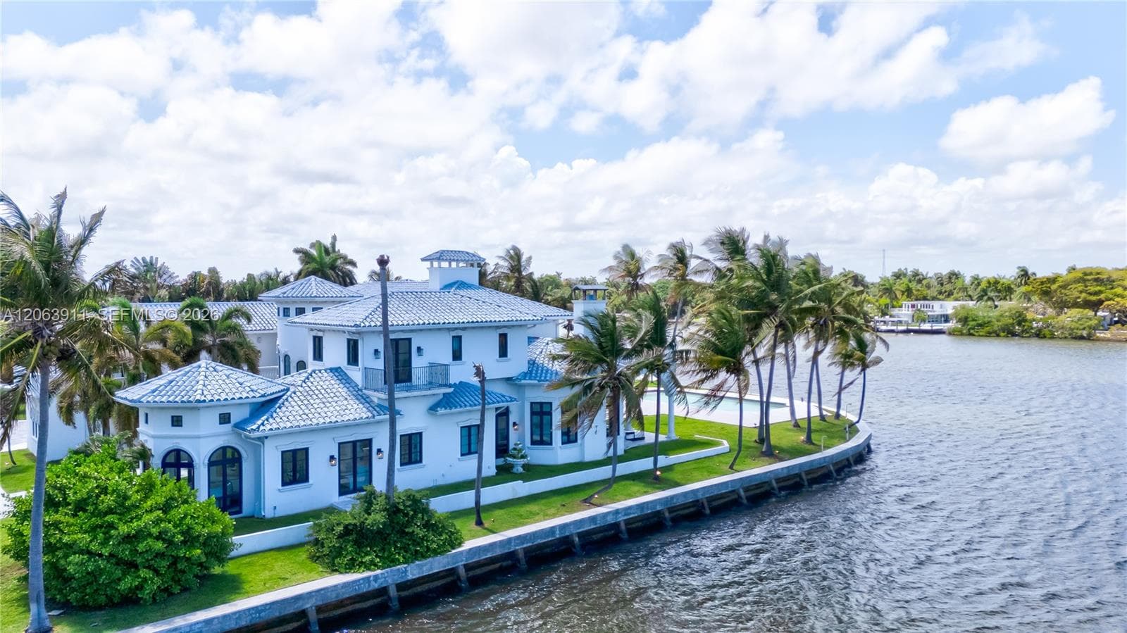 900 S Northlake Dr, Hollywood FL 33019 photo 5