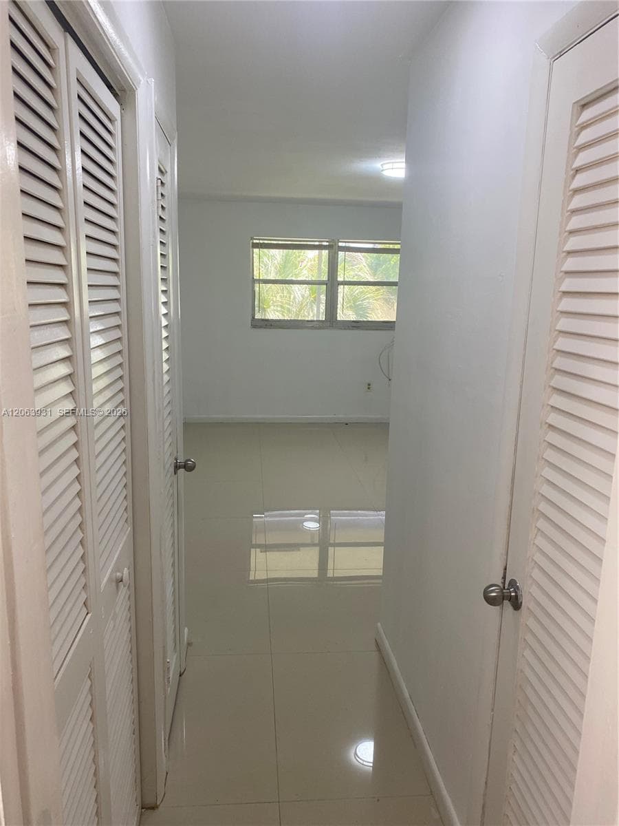 1550 NE 191st St # 309, Miami, FL 33179 photo 2