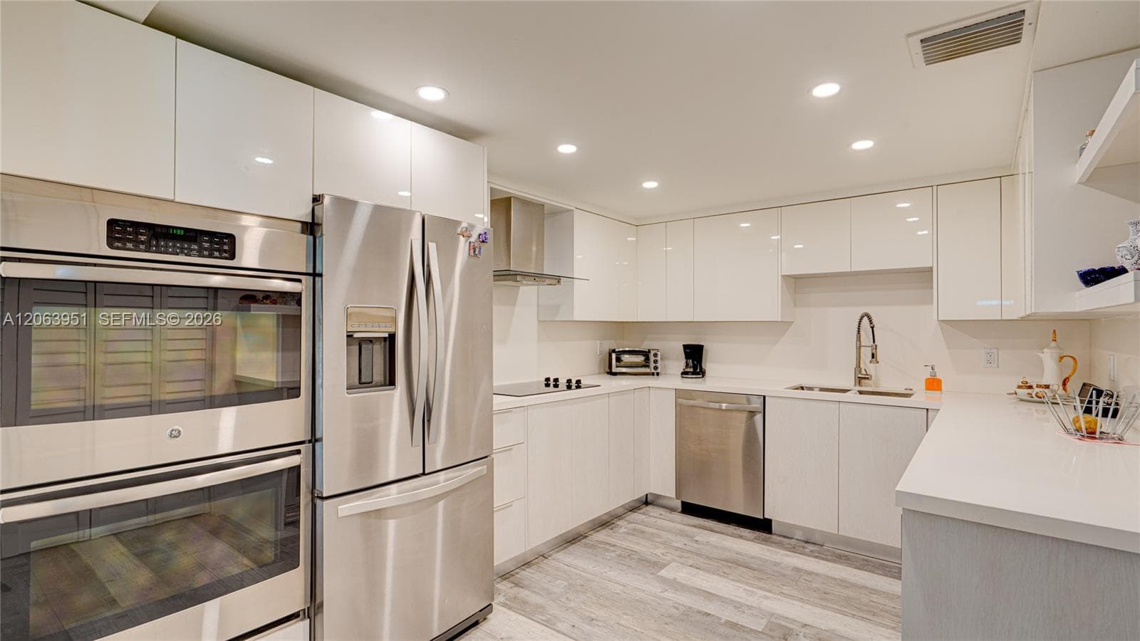 16325 Golf Club Rd # 101, Weston FL 33326