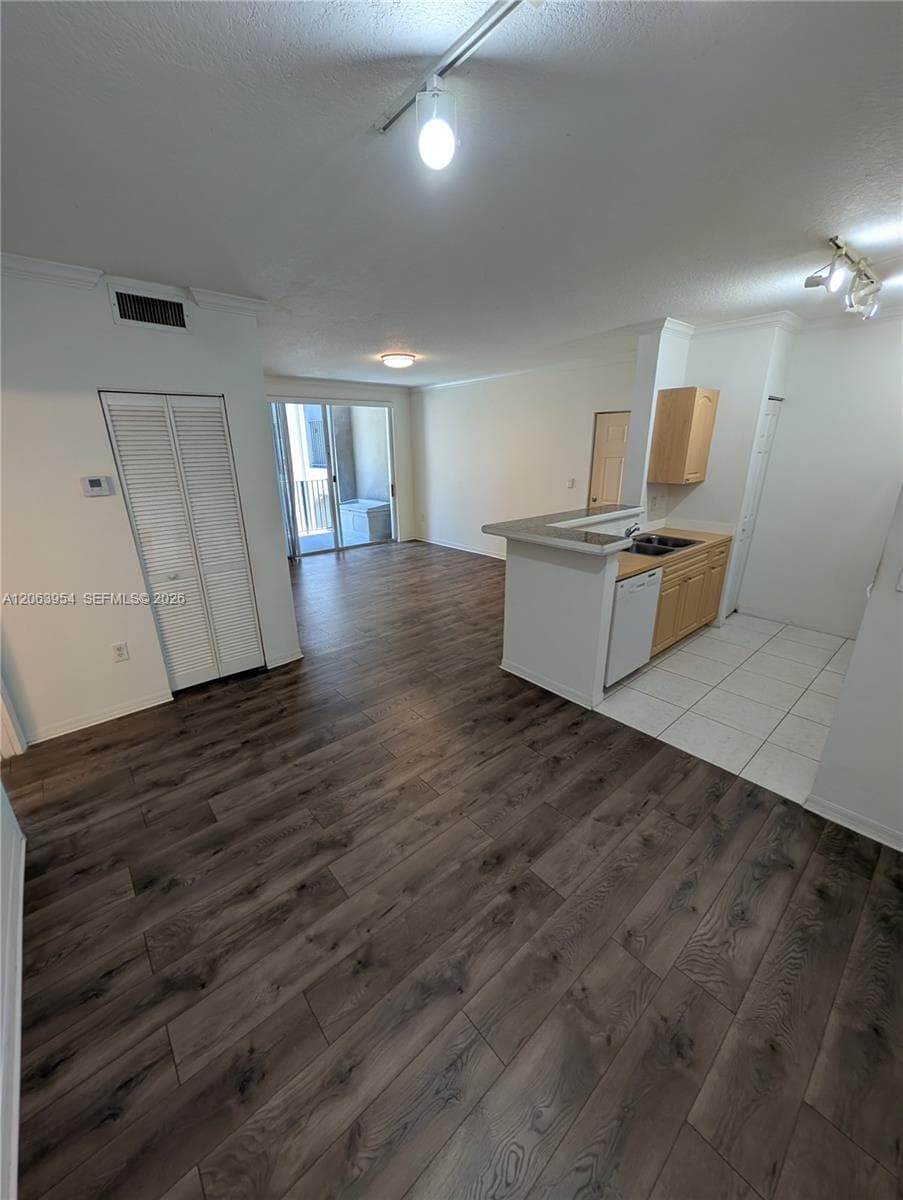 6831 SW 44th St # 203, Miami FL 33155 photo 4