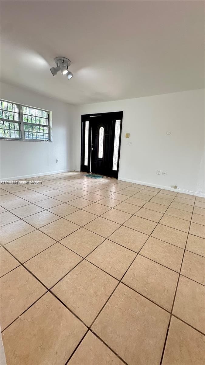 2175 NW 104th St # 2, Miami, FL 33147 photo 2