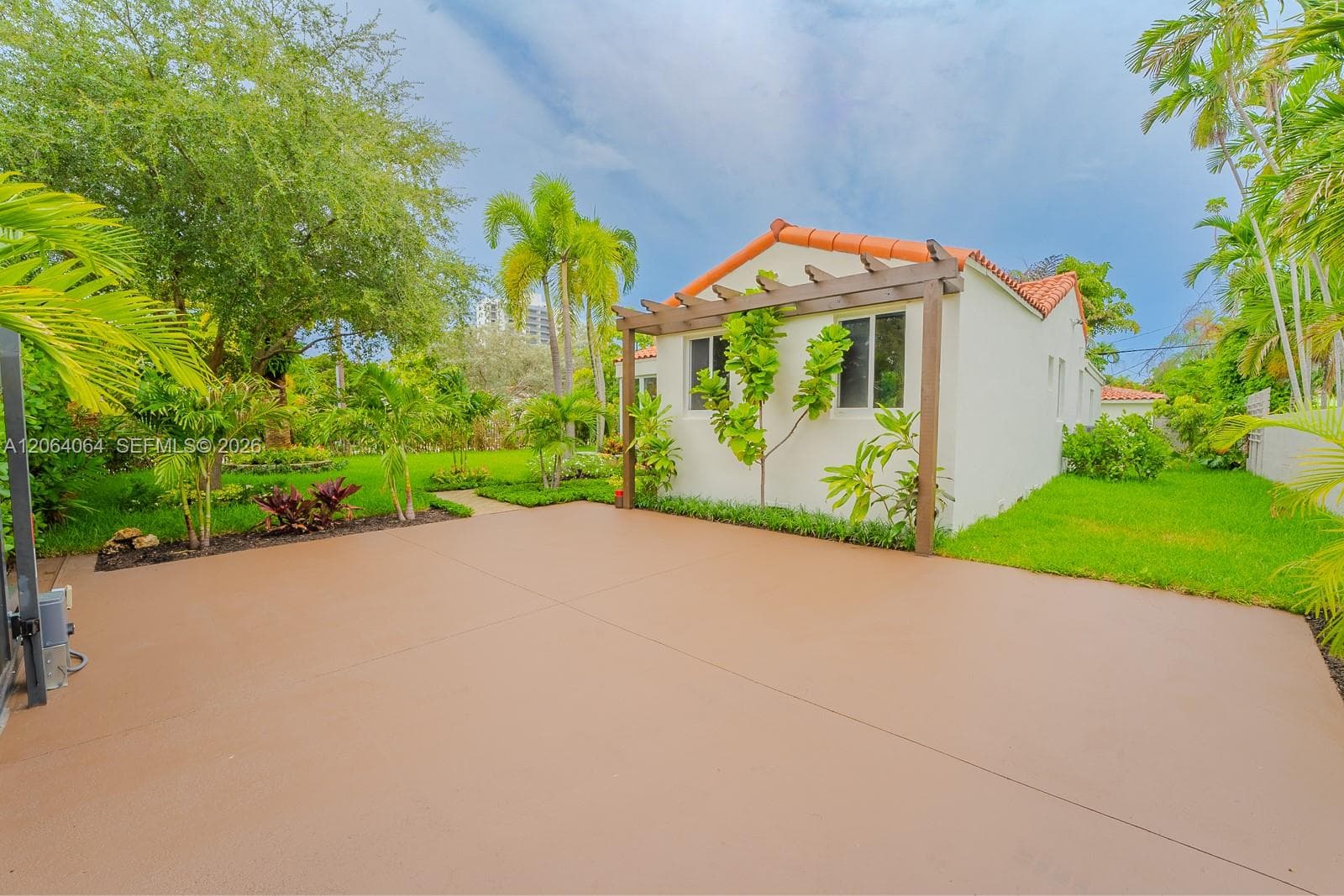 2483 SW 24th St, Miami FL 33145 photo 3