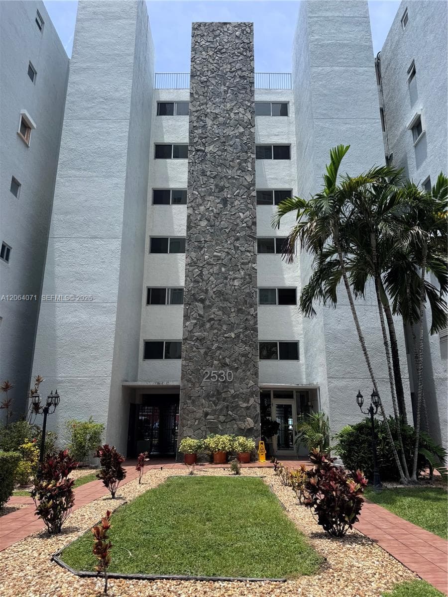 2530 SW 3rd Ave # 306, Miami FL 33129 photo 3