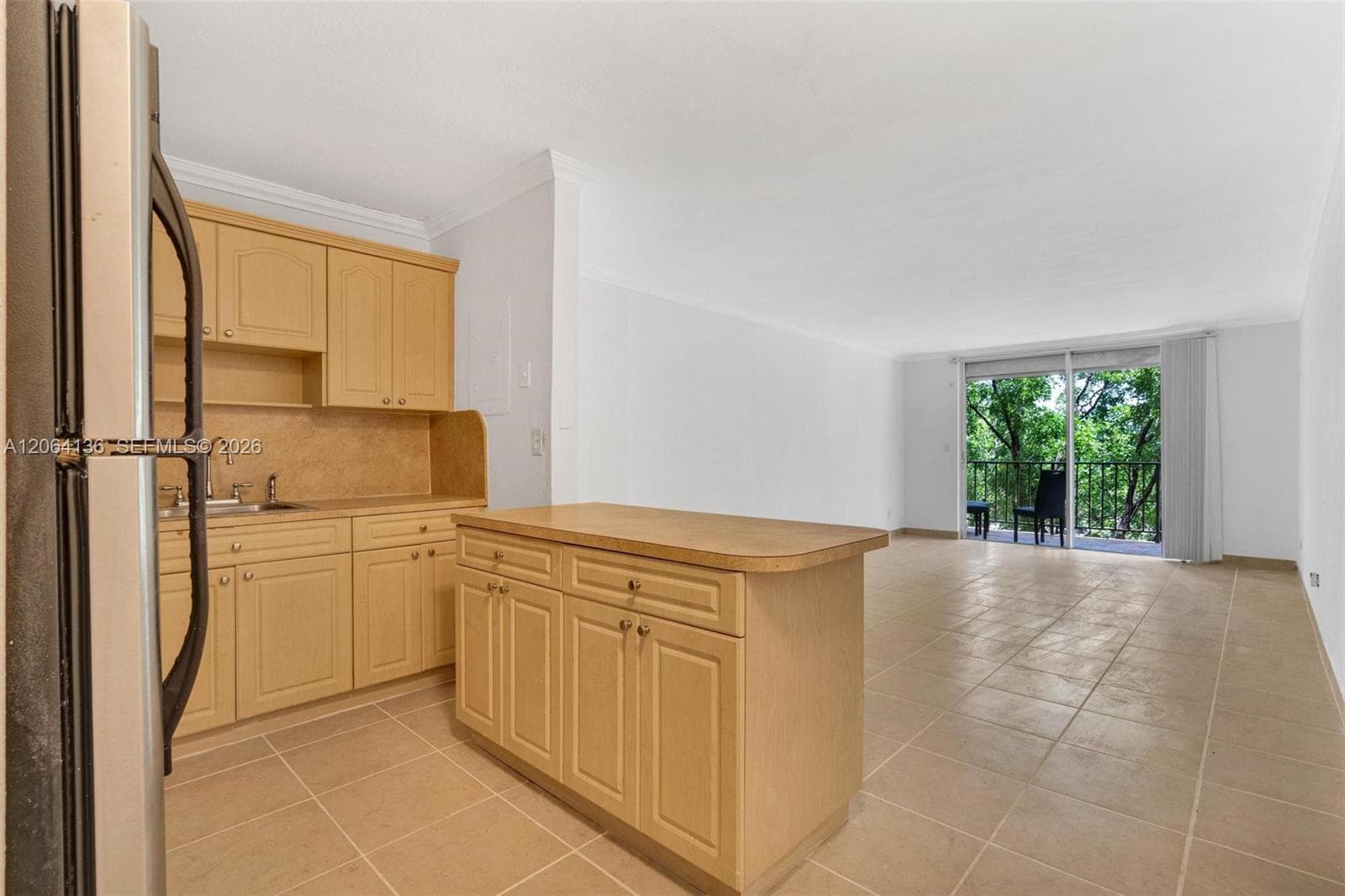 1465 NE 123rd St # 416, North Miami FL 33161 photo 2