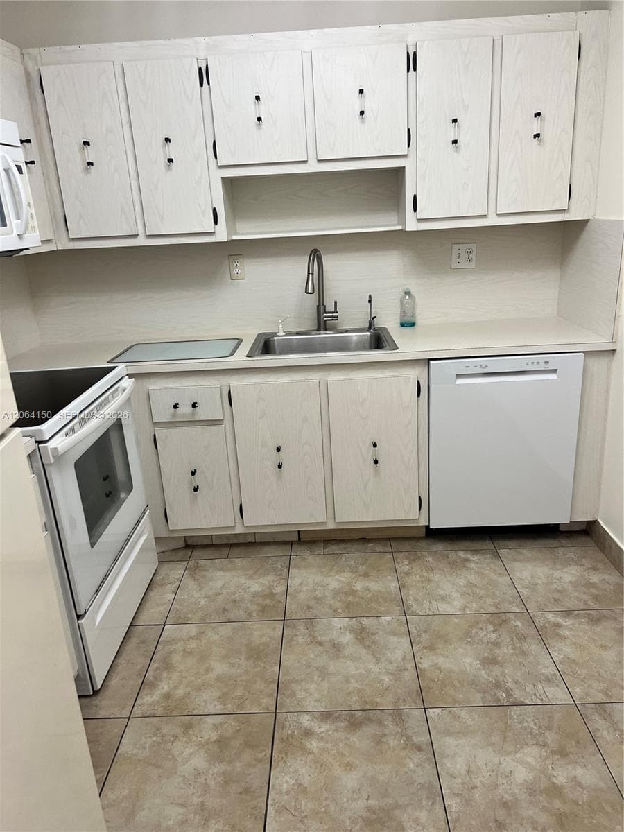 600 Three Islands Blvd # 1609, Hallandale Beach FL 33009 photo 4
