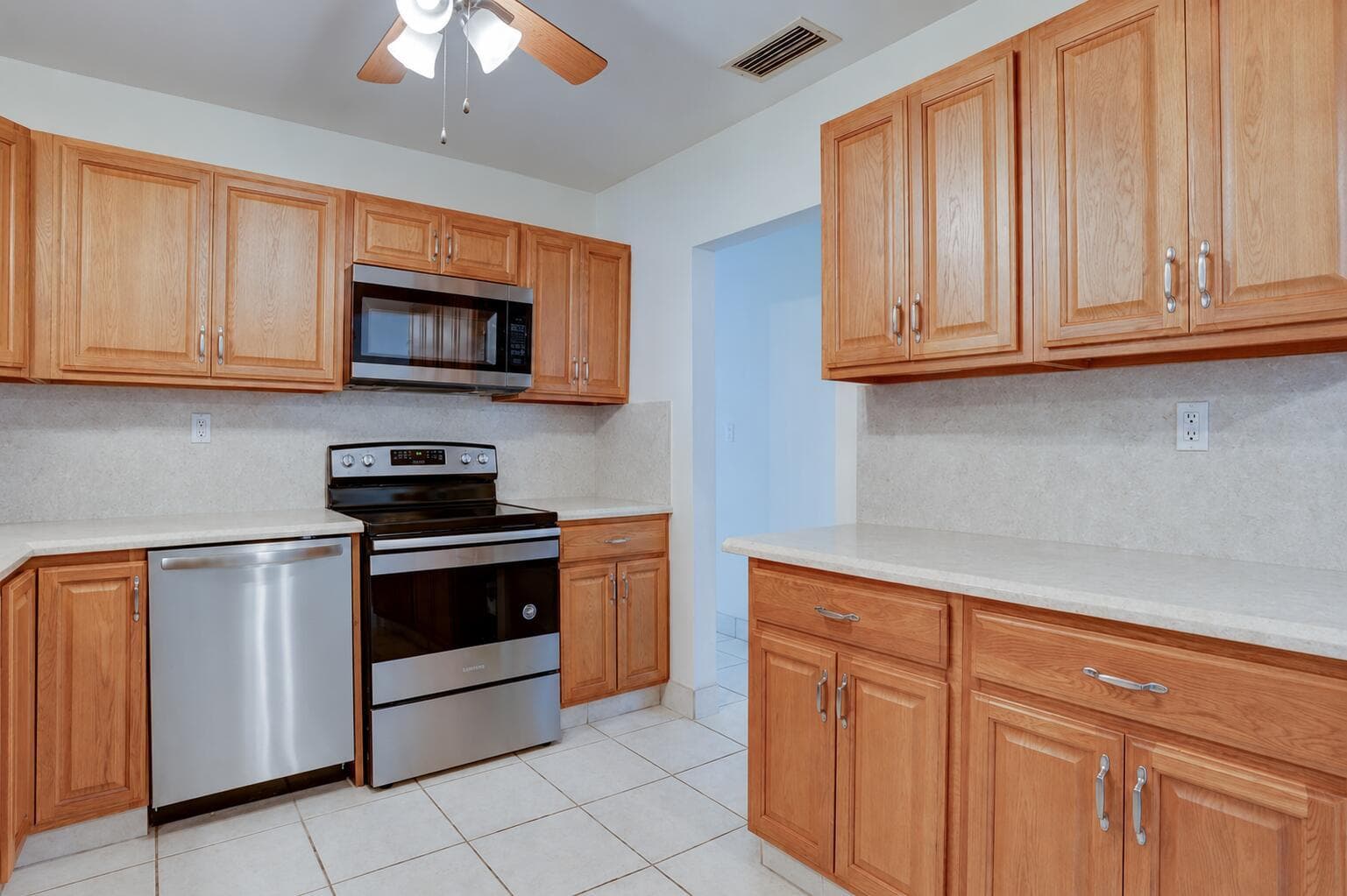970 SW 3RD Avenue, Pompano Beach FL 33060 photo 3